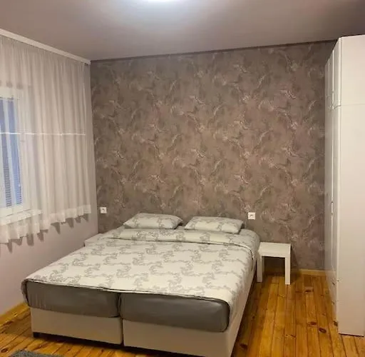 Lena Apartament *